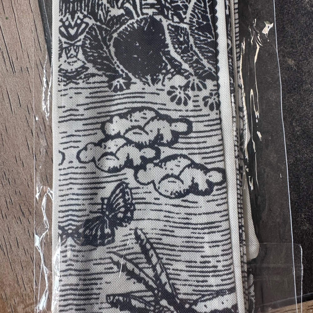 Black and White bag scarf nip